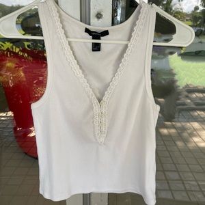 FOREVER 21 White Button down tank top